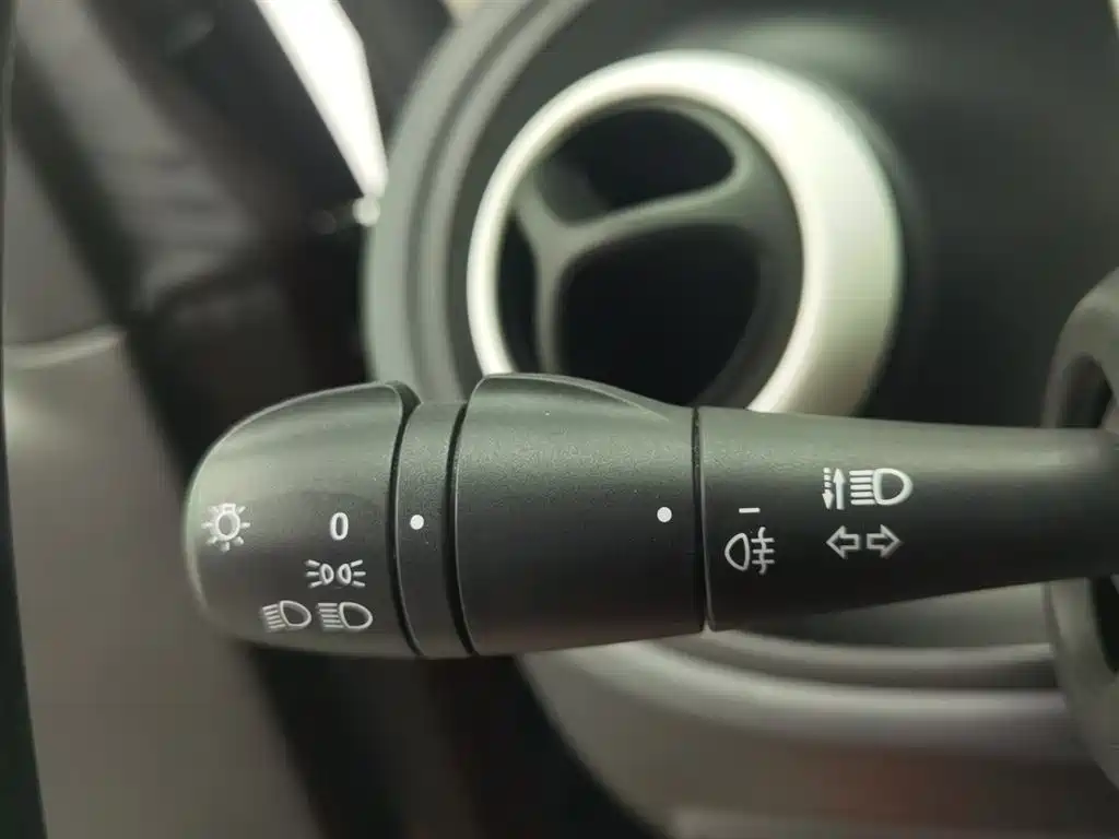smart Fortwo 2018 — фото 21