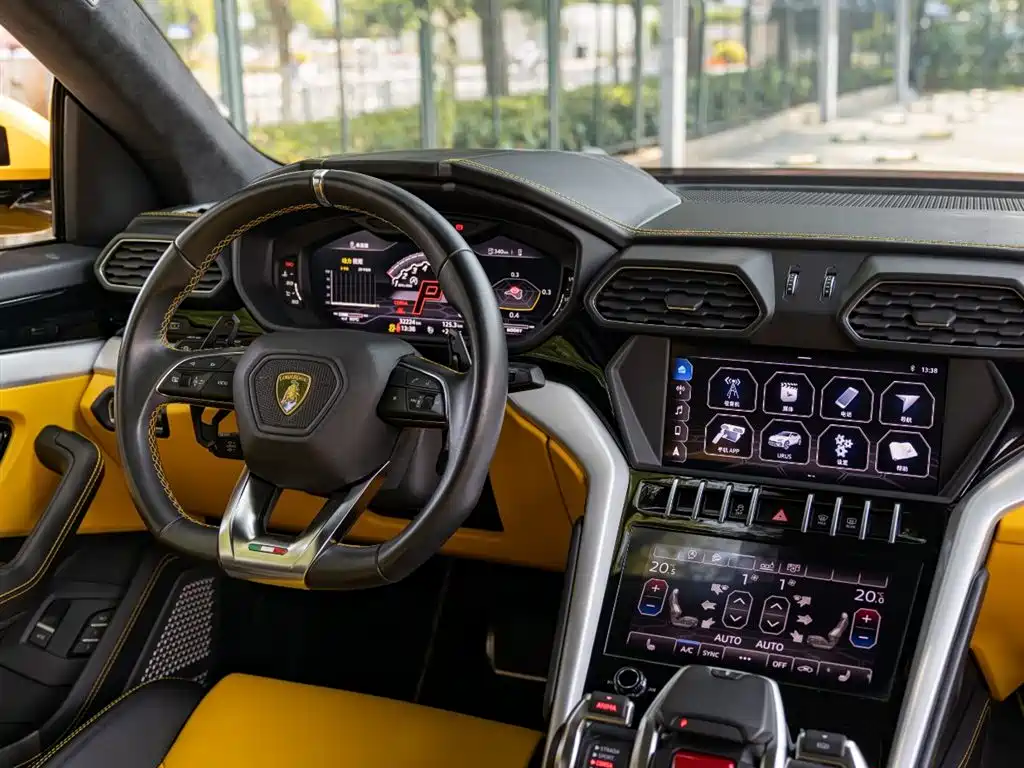 Lamborghini Urus 2019 — фото 11