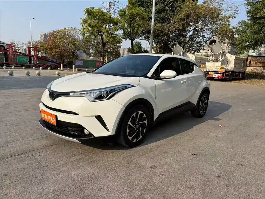 Toyota IZOA 2019 — фото 1