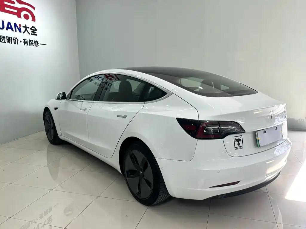 Tesla Model 3 2019 — фото 16