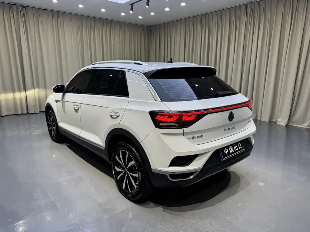 Volkswagen T-Roc 2023 — фото 4
