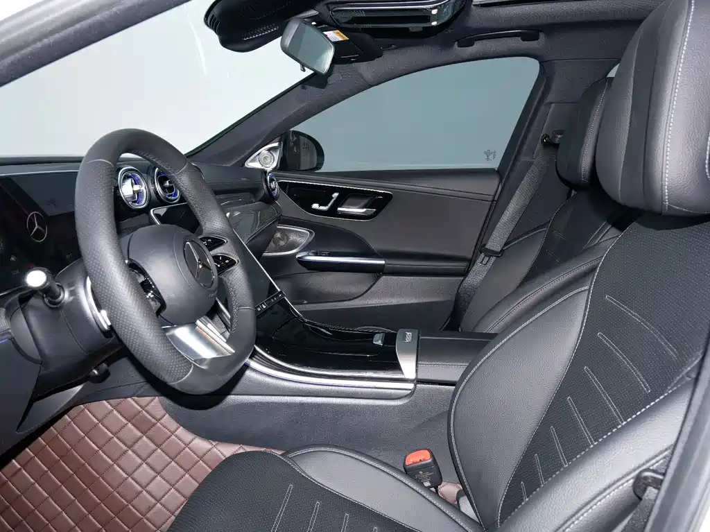 Mercedes-Benz C-Class 2023 — фото 4