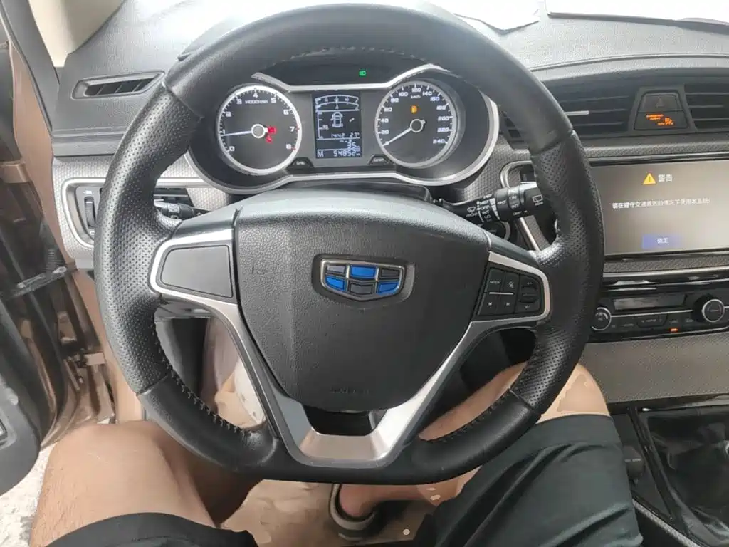 Geely Emgrand GS 2016 — фото 11