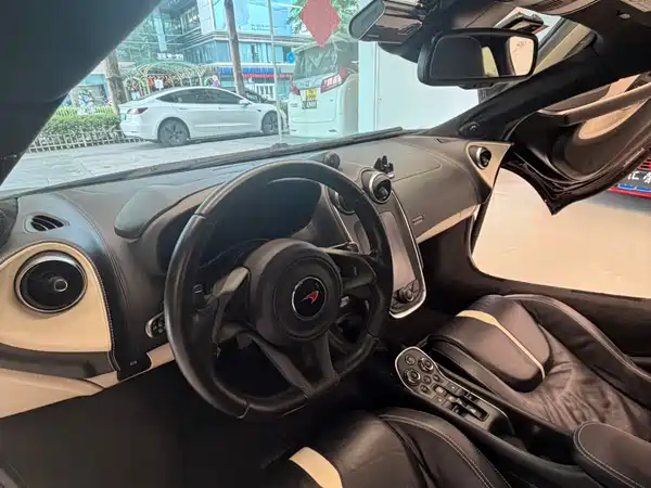 McLaren 570 2016