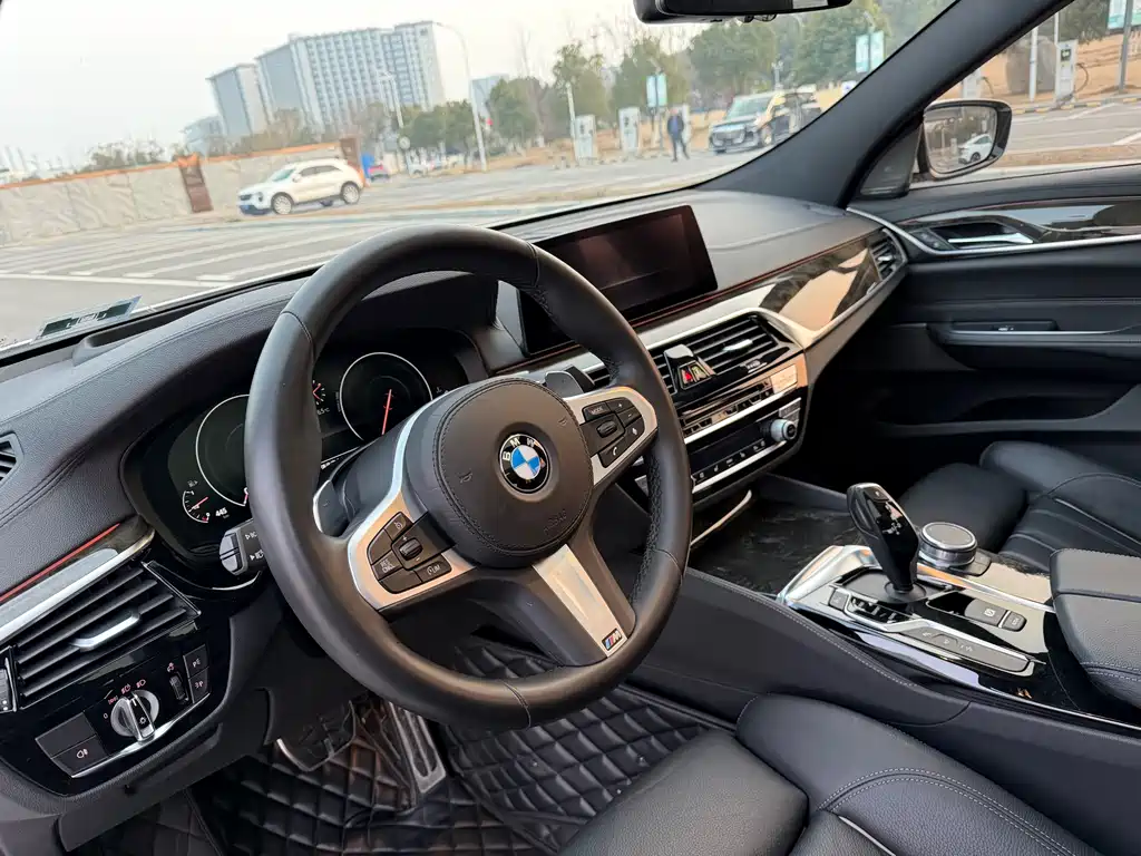 BMW 6 Series GT 2019 — фото 6