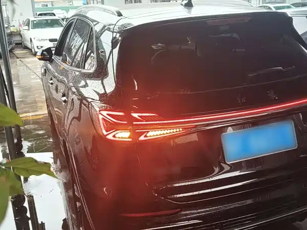 Hongqi HS5 2023