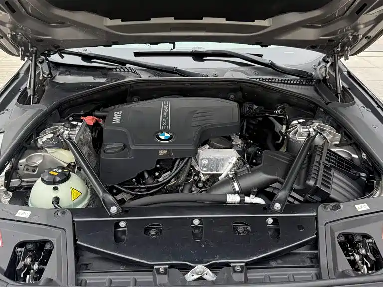 BMW 5 Series 2016 — фото 19