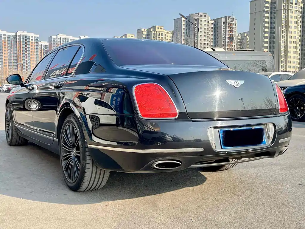 Bentley Flying Spur 2013 — фото 12