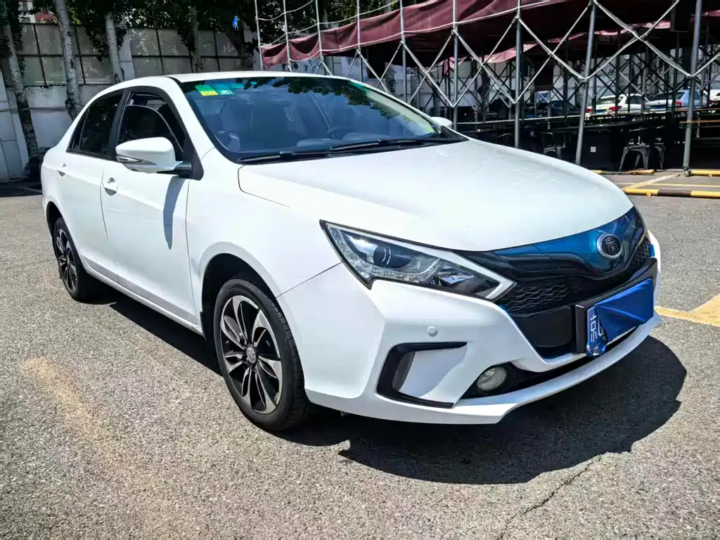 BYD Qin NEV 2016 — фото 5