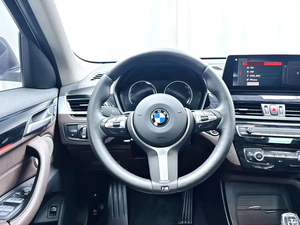 BMW X1 2021 — фото 4