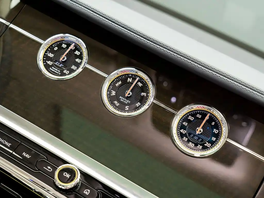 Bentley Flying Spur 2023 — фото 25