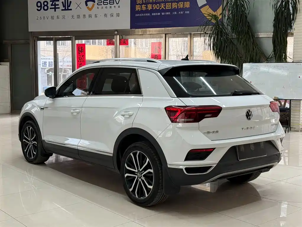 Volkswagen T-Roc 2023 — фото 6