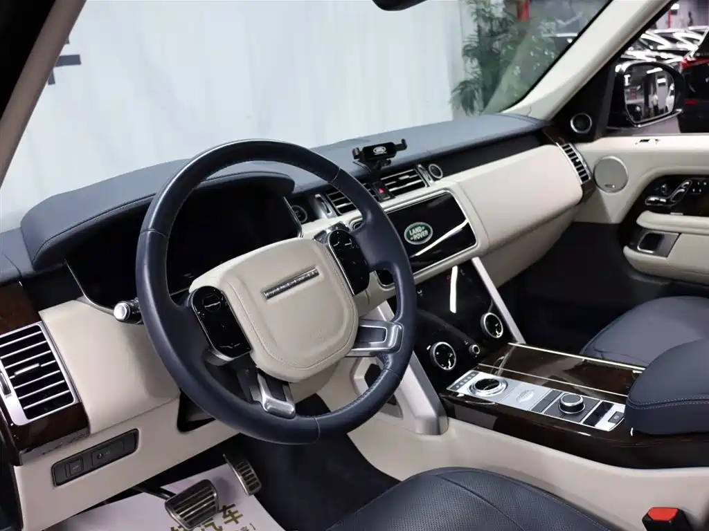 Land Rover Range Rover 2021 — фото 8
