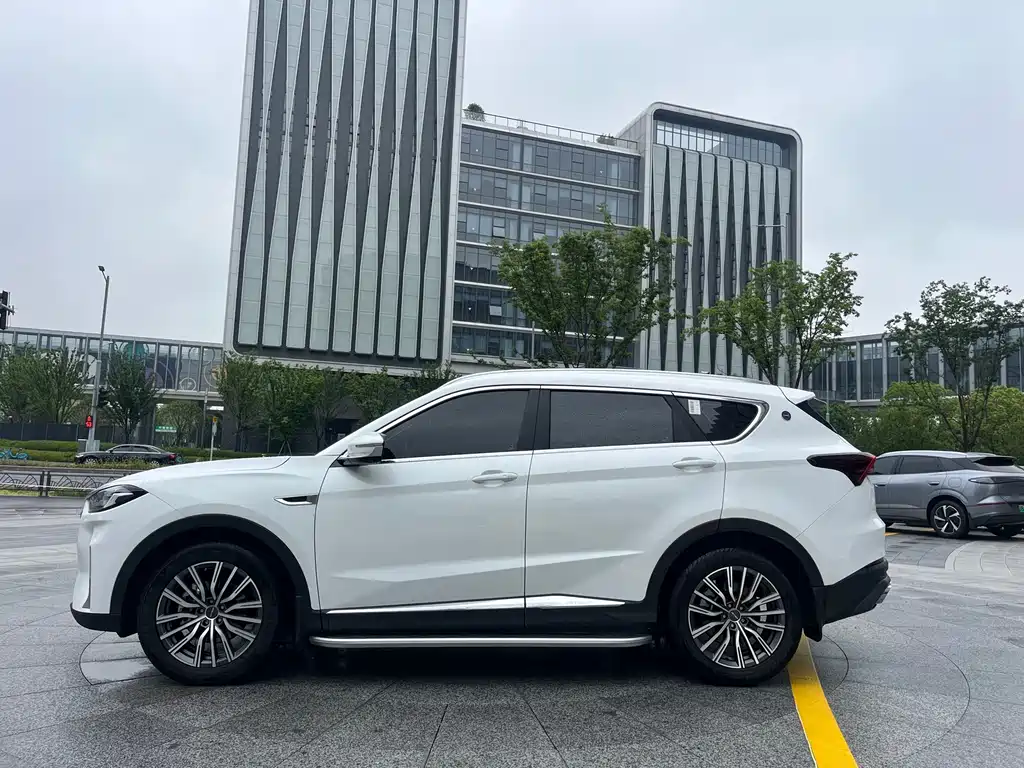 Jetour Jietu X70 PLUS 2025 — фото 14