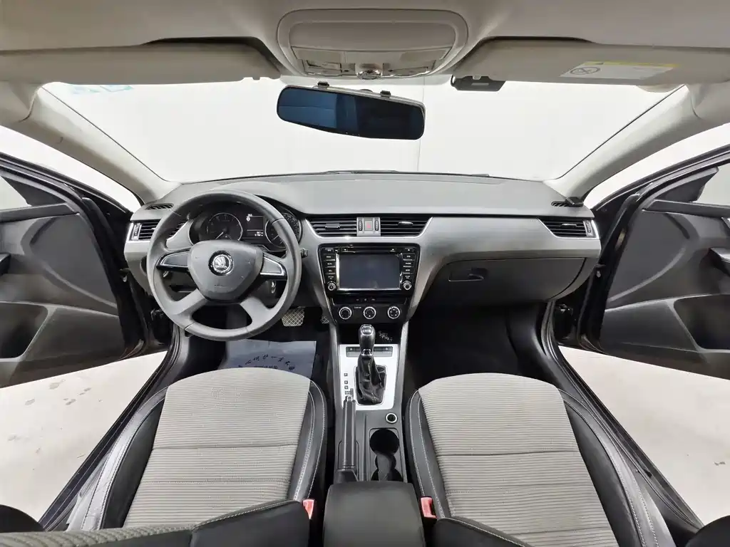 Skoda Octavia 2016 — фото 8