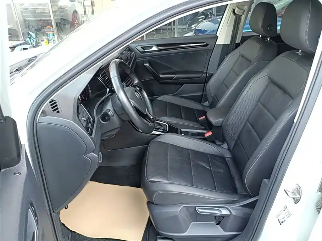 Volkswagen T-Roc 2020 — фото 15
