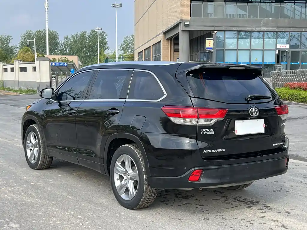 Toyota Highlander 2018 — фото 7