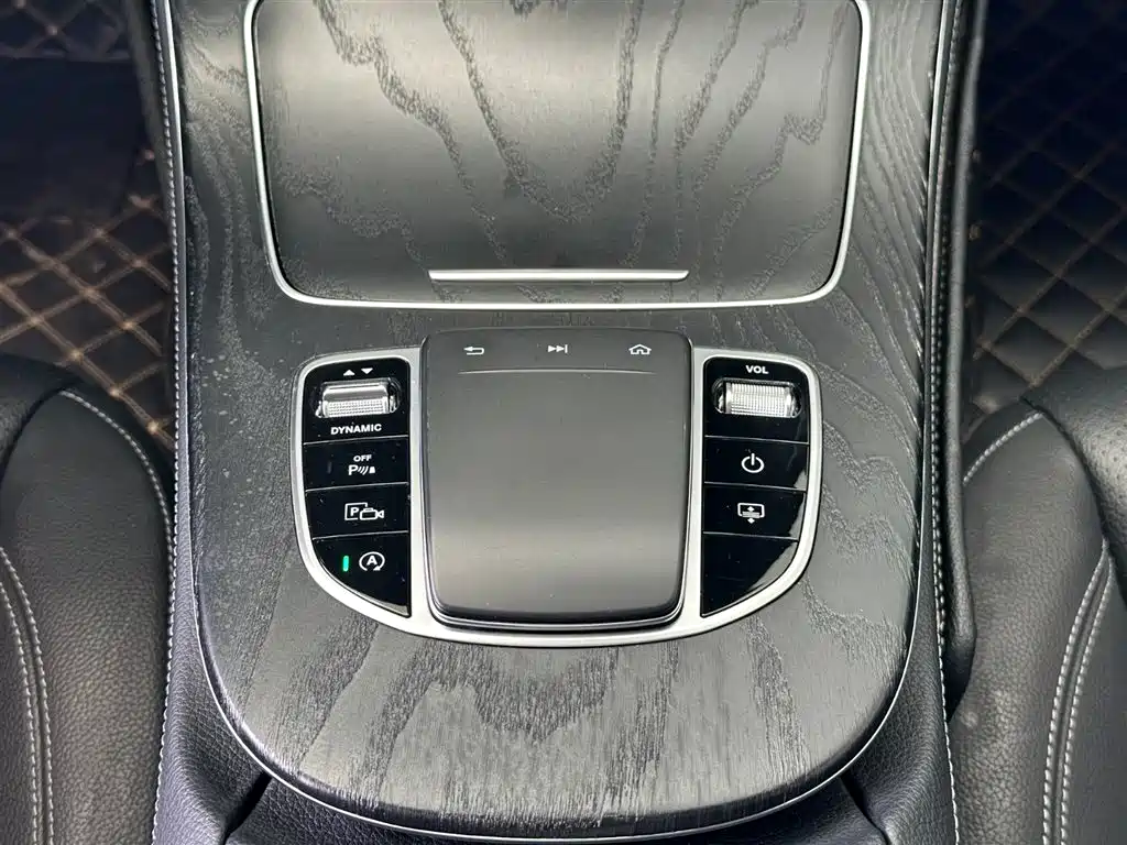 Mercedes-Benz E-Class 2019 — фото 17