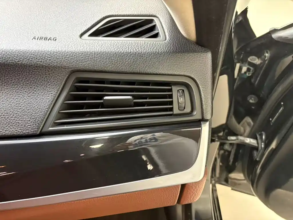 BMW 5 Series 2014 — фото 25