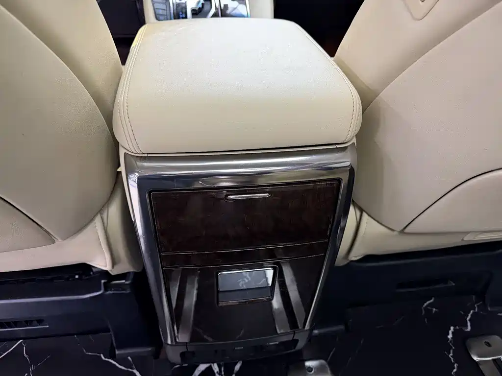 Toyota Alphard 2019 — фото 17