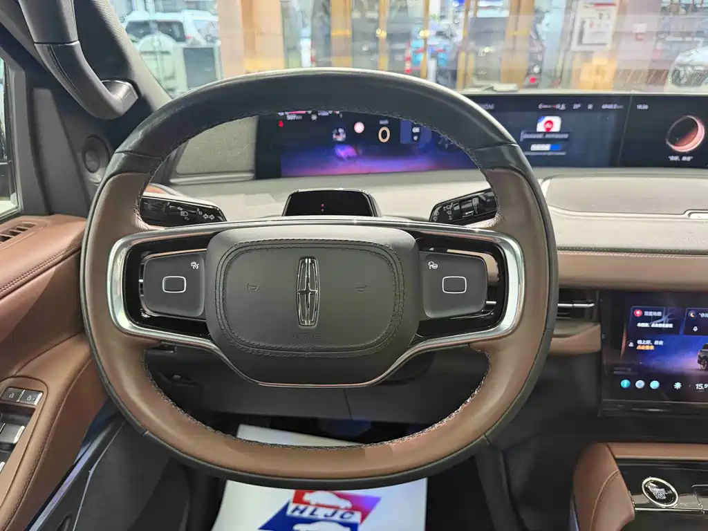 Lincoln Navigator 2025 — фото 11