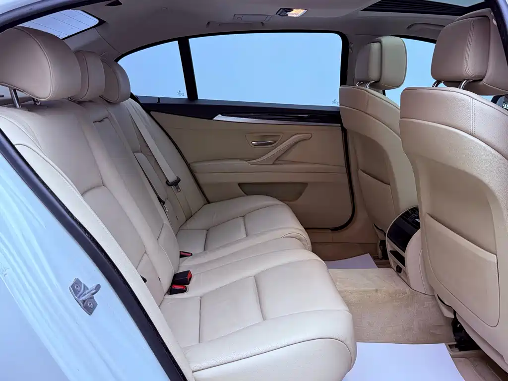 BMW 5 Series 2013 — фото 18