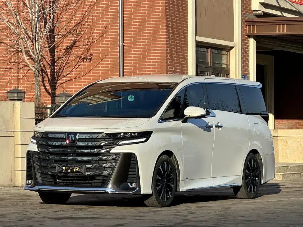 Toyota Vellfire 2024 — фото 1