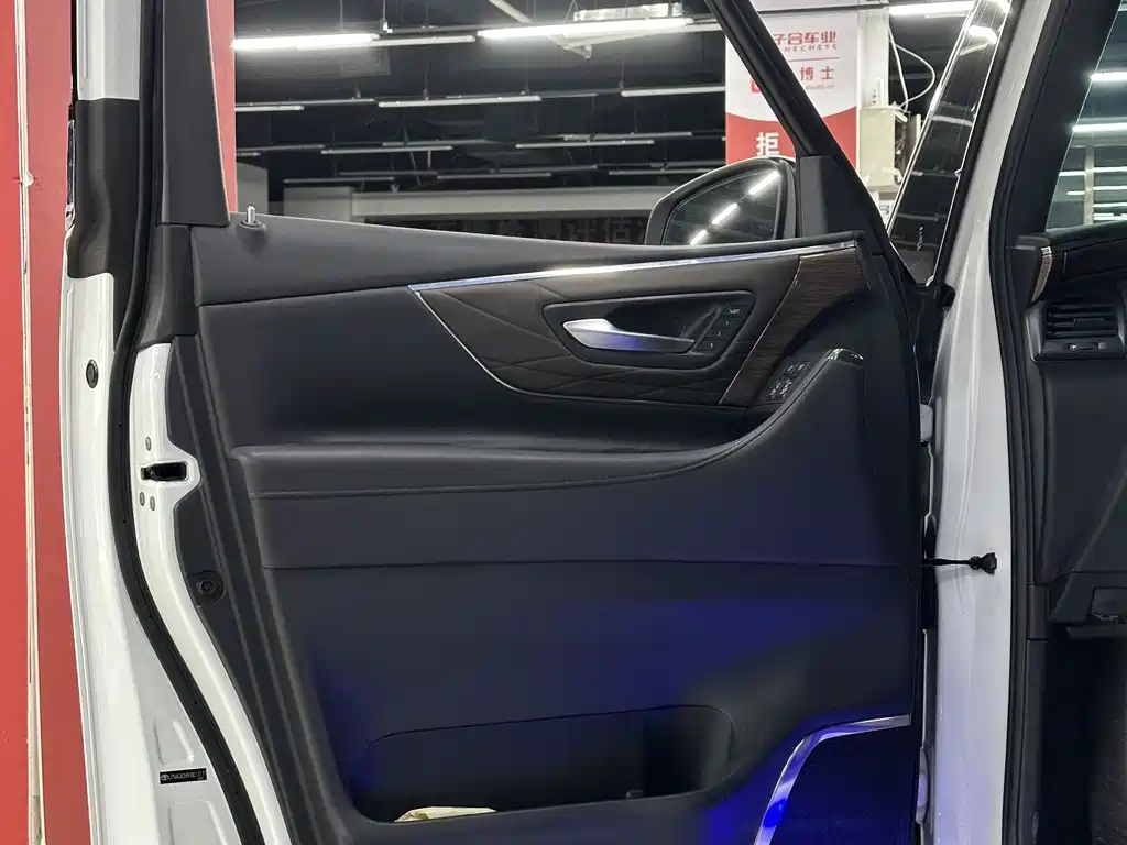 Toyota Vellfire 2024 — фото 43