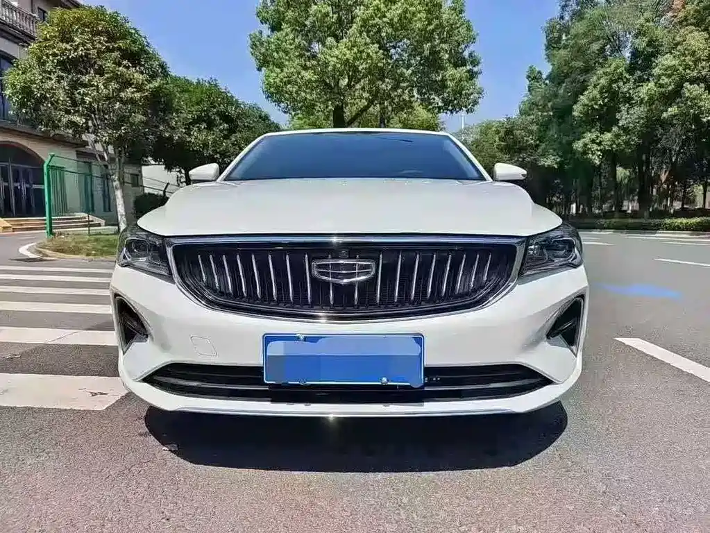 Geely Emgrand 2023