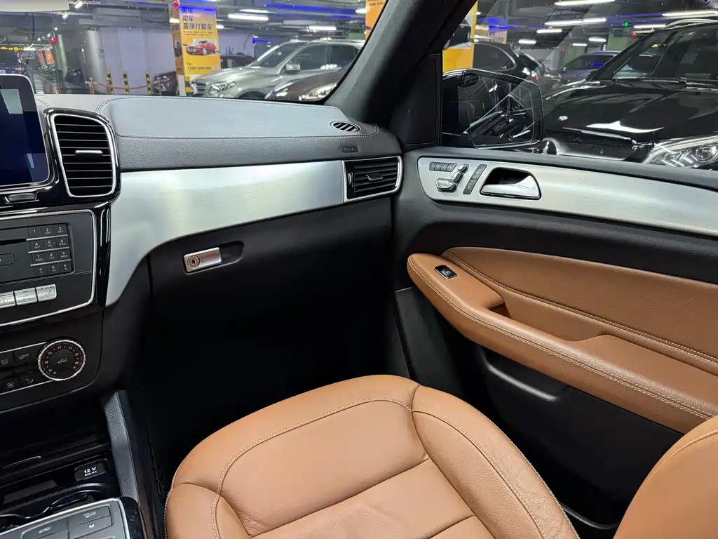 Mercedes-Benz GLE AMG 2017 — фото 30