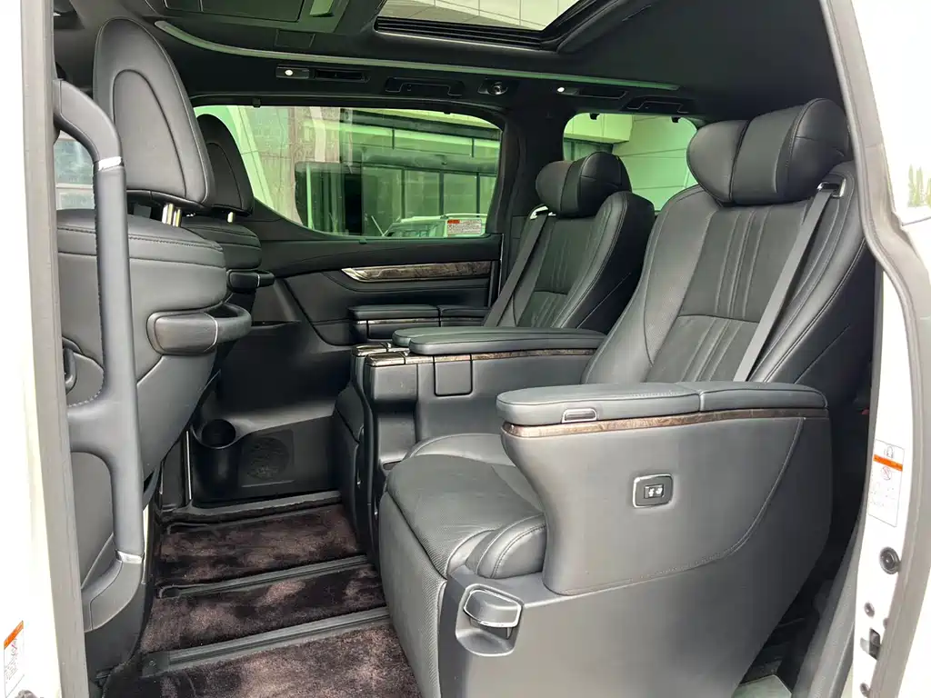 Toyota Alphard 2021 — фото 8