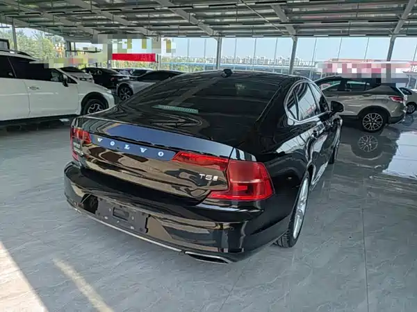 Volvo S90 2018