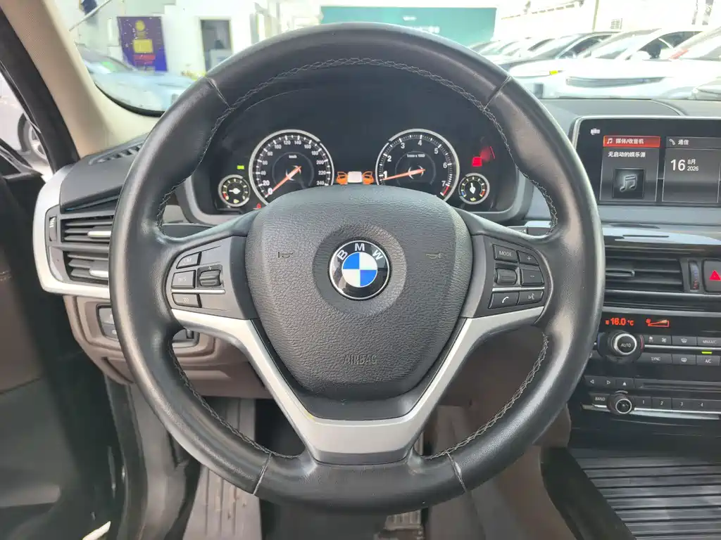 BMW X5 2018 — фото 8
