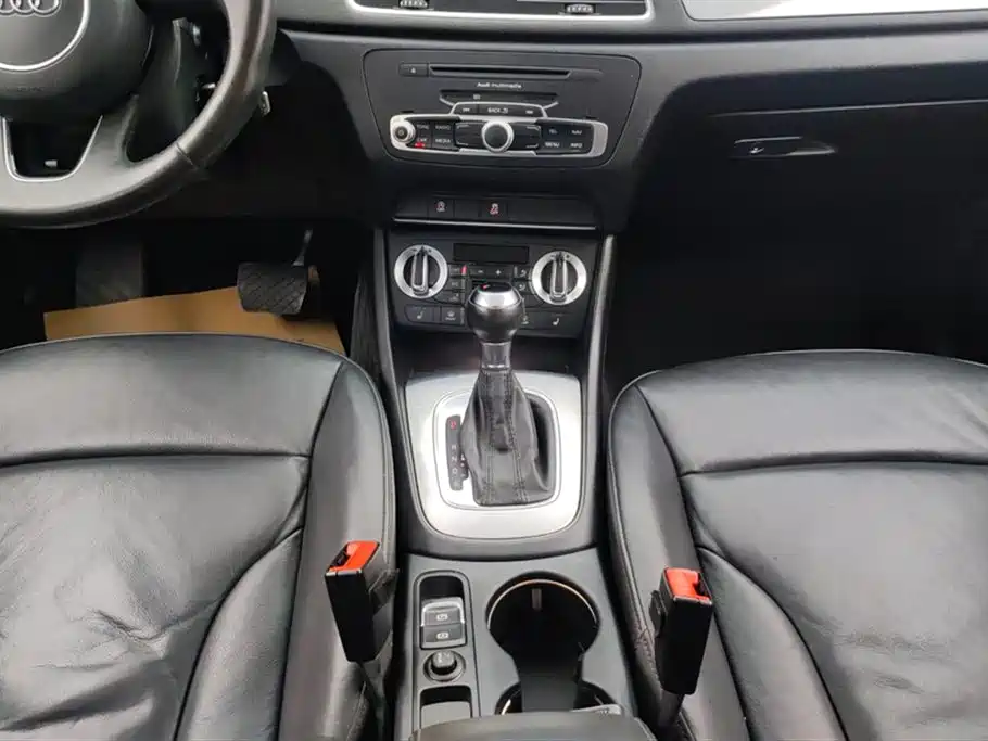 Audi Q3 2014 — фото 16