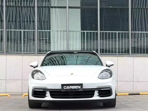 Porsche Panamera 2021