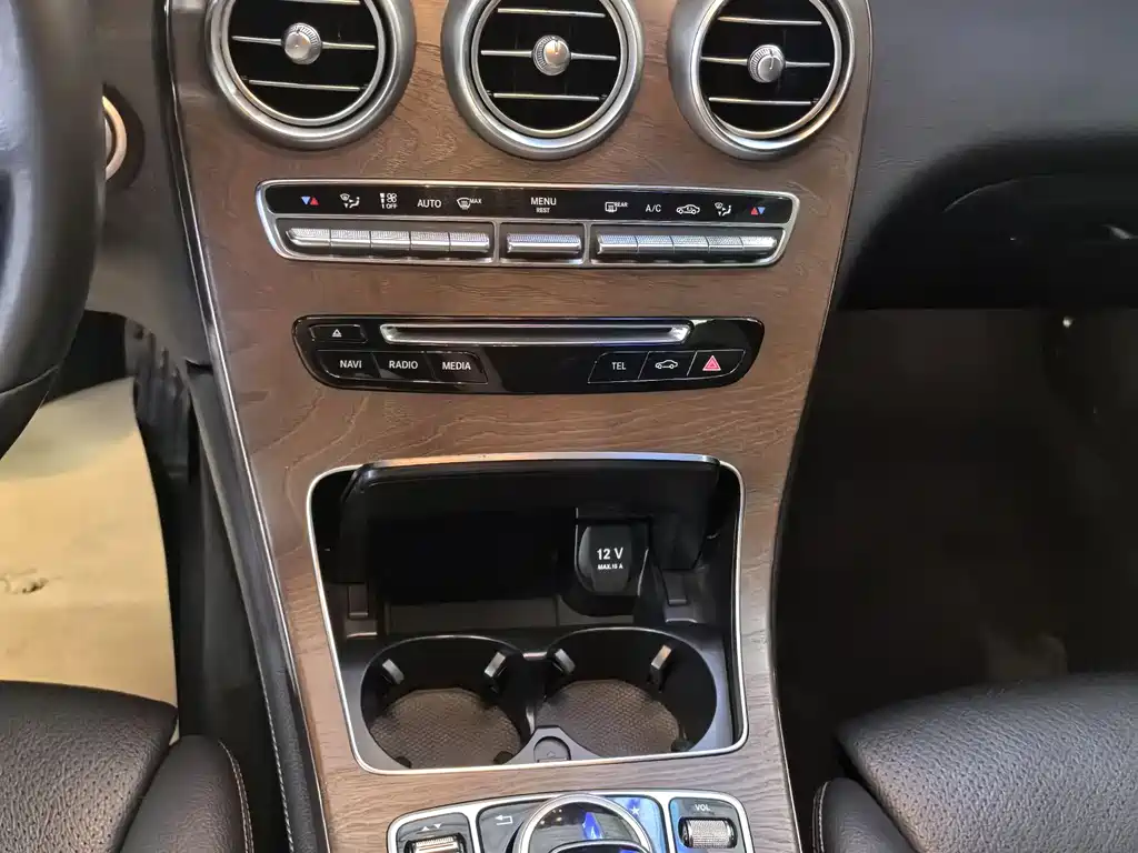Mercedes-Benz GLC 2018 — фото 11