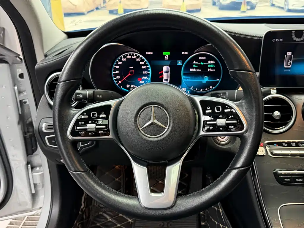 Mercedes-Benz C-Class 2019 — фото 15