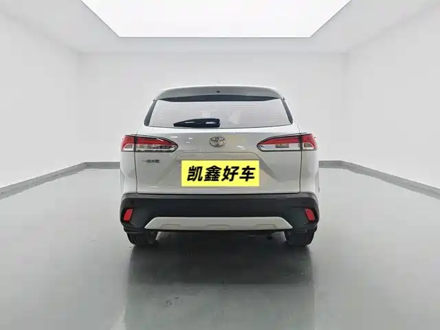 Toyota Corolla Cross 2022 — фото 5