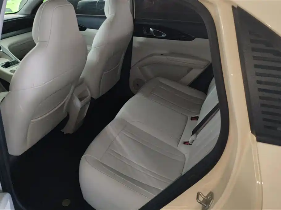 Geely Galaxy Starwish 2025 — фото 11