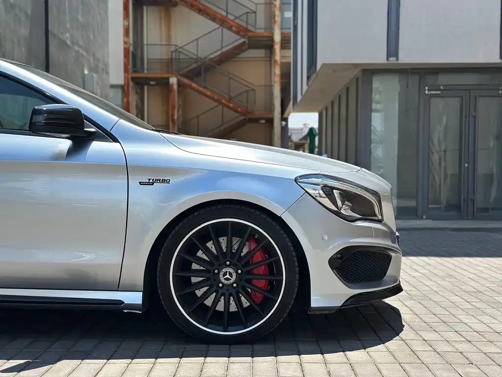 Mercedes-Benz CLA AMG 2015