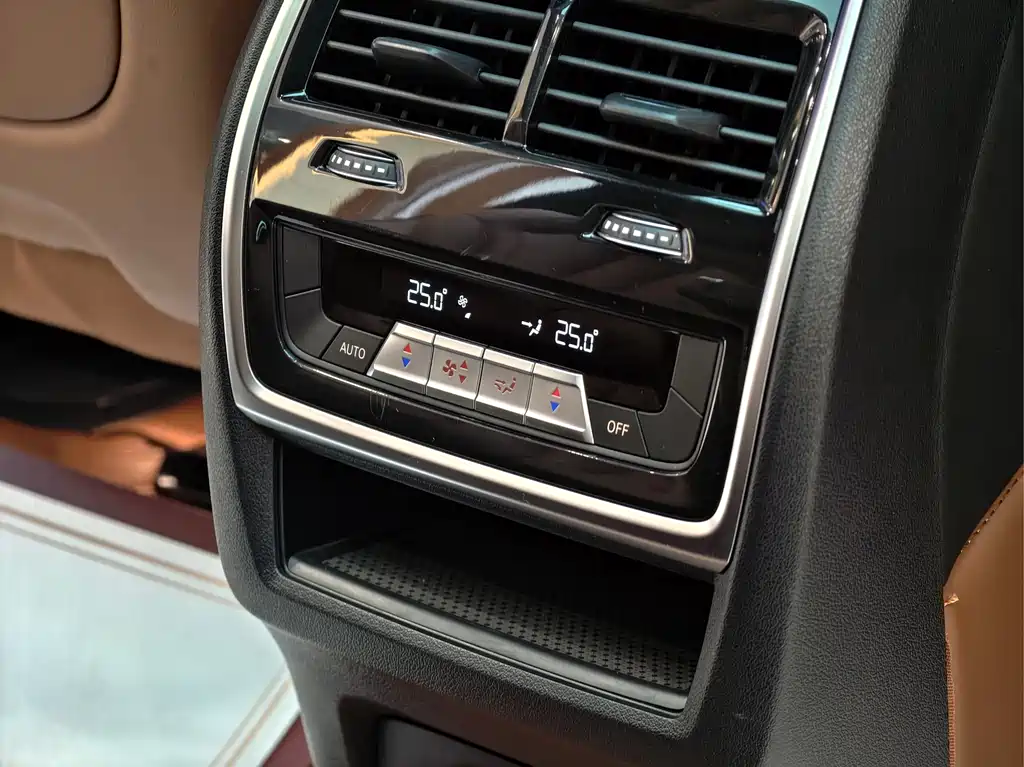 BMW X7 2023 — фото 12