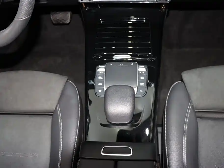 Mercedes-Benz A-Class 2023 — фото 15