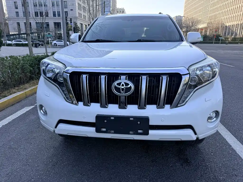Toyota Prado 2017 — фото 2