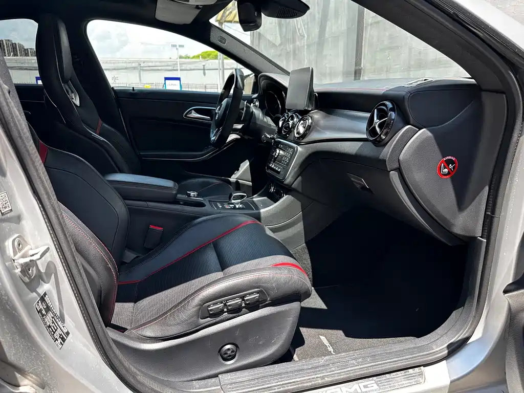 Mercedes-Benz CLA AMG 2015 — фото 15
