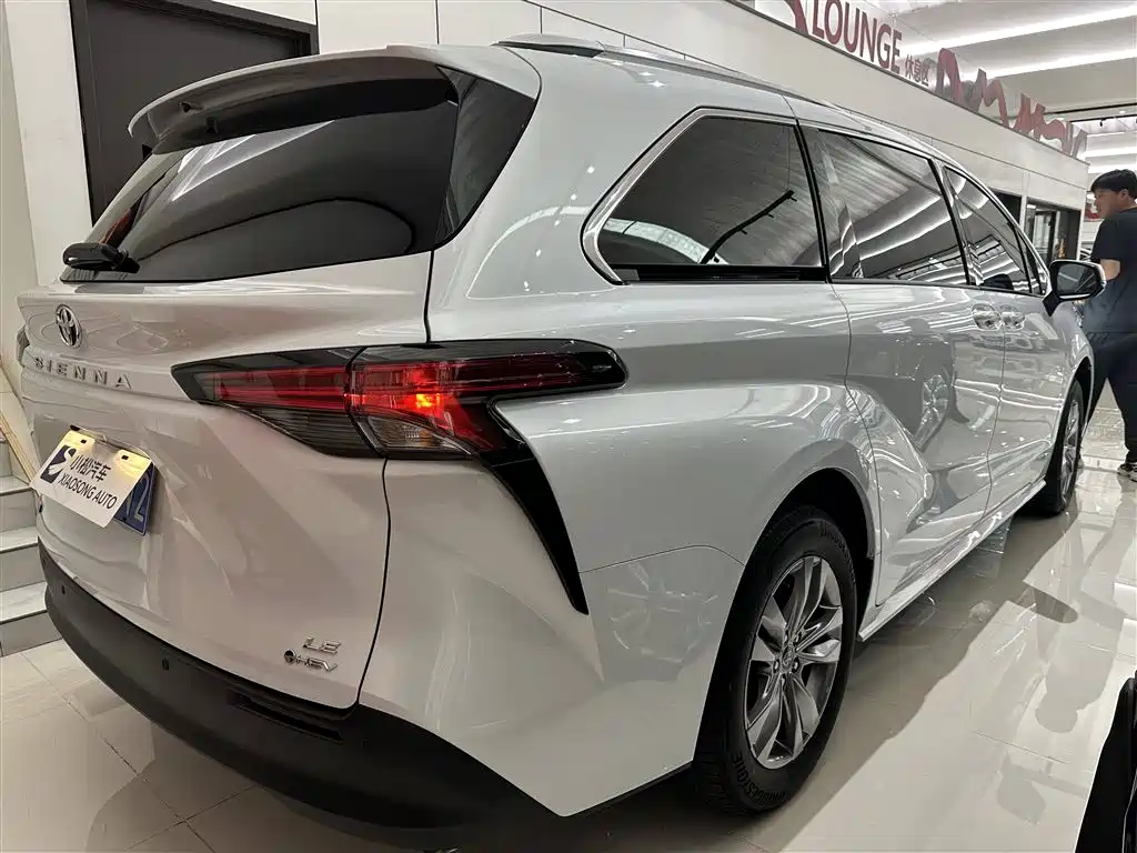 Toyota Sienna 2025 — фото 19