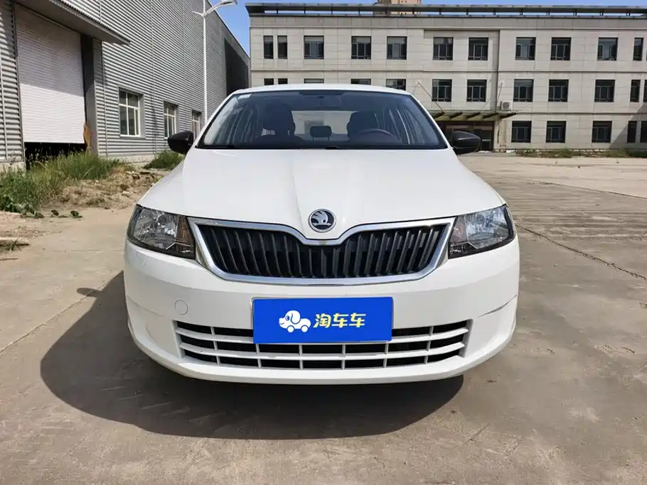 Skoda Rapid 2017 — фото 2