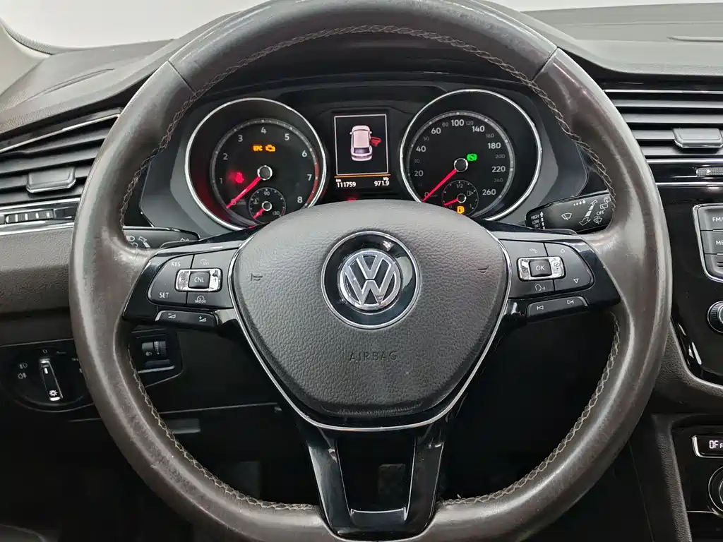 Volkswagen Tiguan L 2017 — фото 12