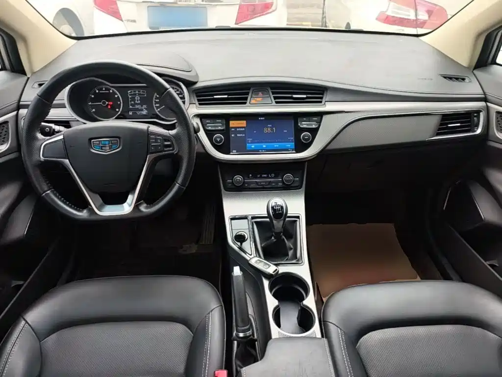 Geely Emgrand GS 2016 — фото 10