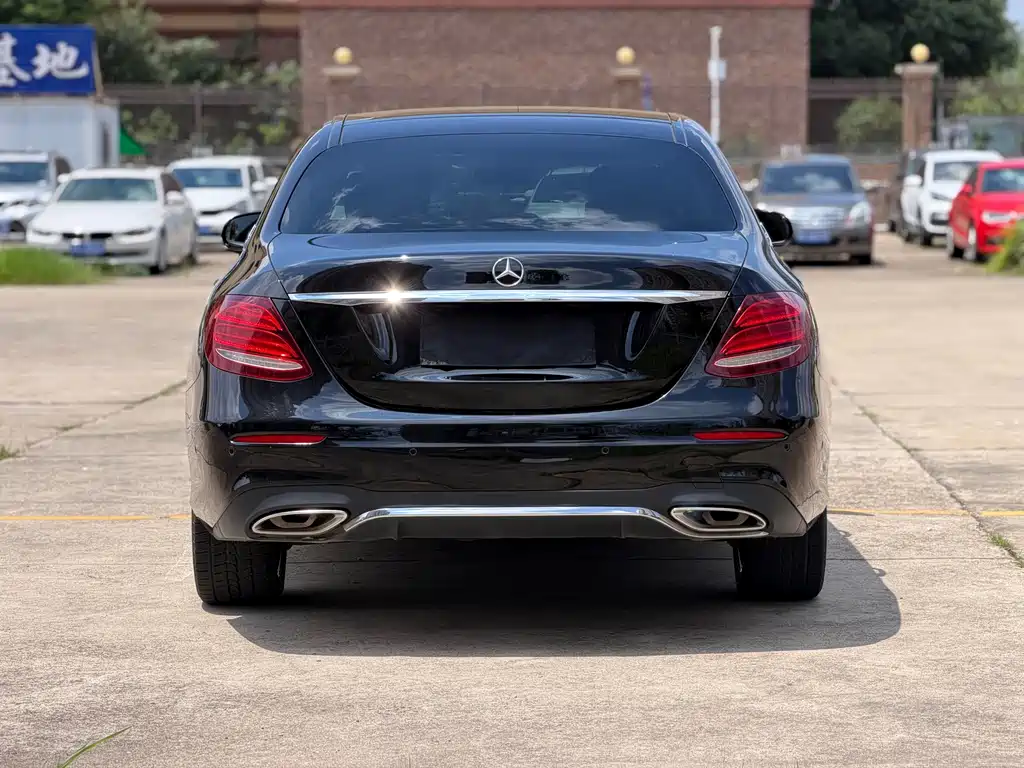 Mercedes-Benz E-Class 2019 — фото 11