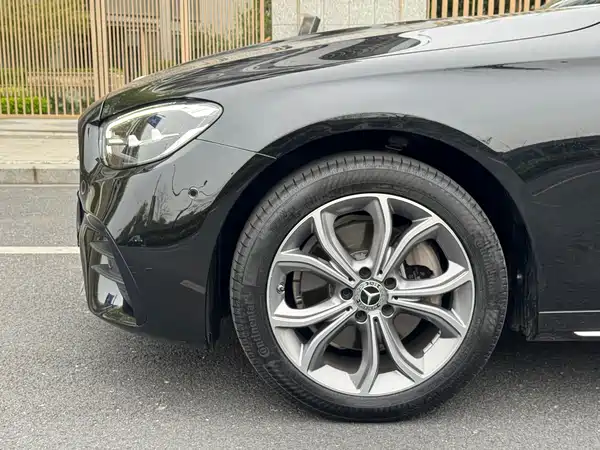 Mercedes-Benz E-Class 2022